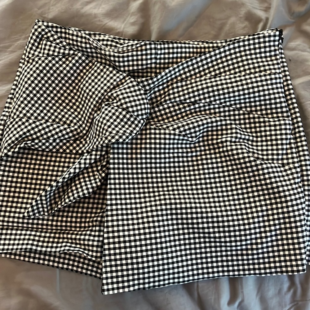 Dex Black and white gingham skort
